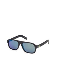 Unselected, matte black-dark green