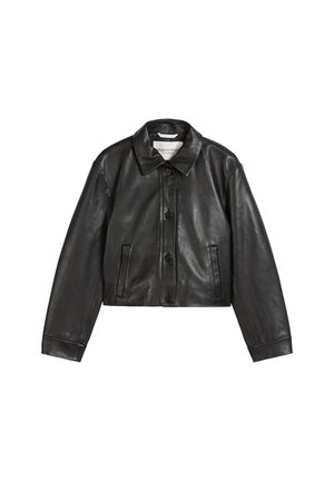 Jacket cropped in pelle nera con colletto, bottoni frontali e due tasche laterali. Tessuto liscio e vestibilità su misura.
