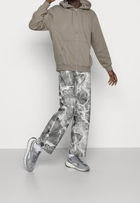 Weekday Sudadera con cremallera - grey