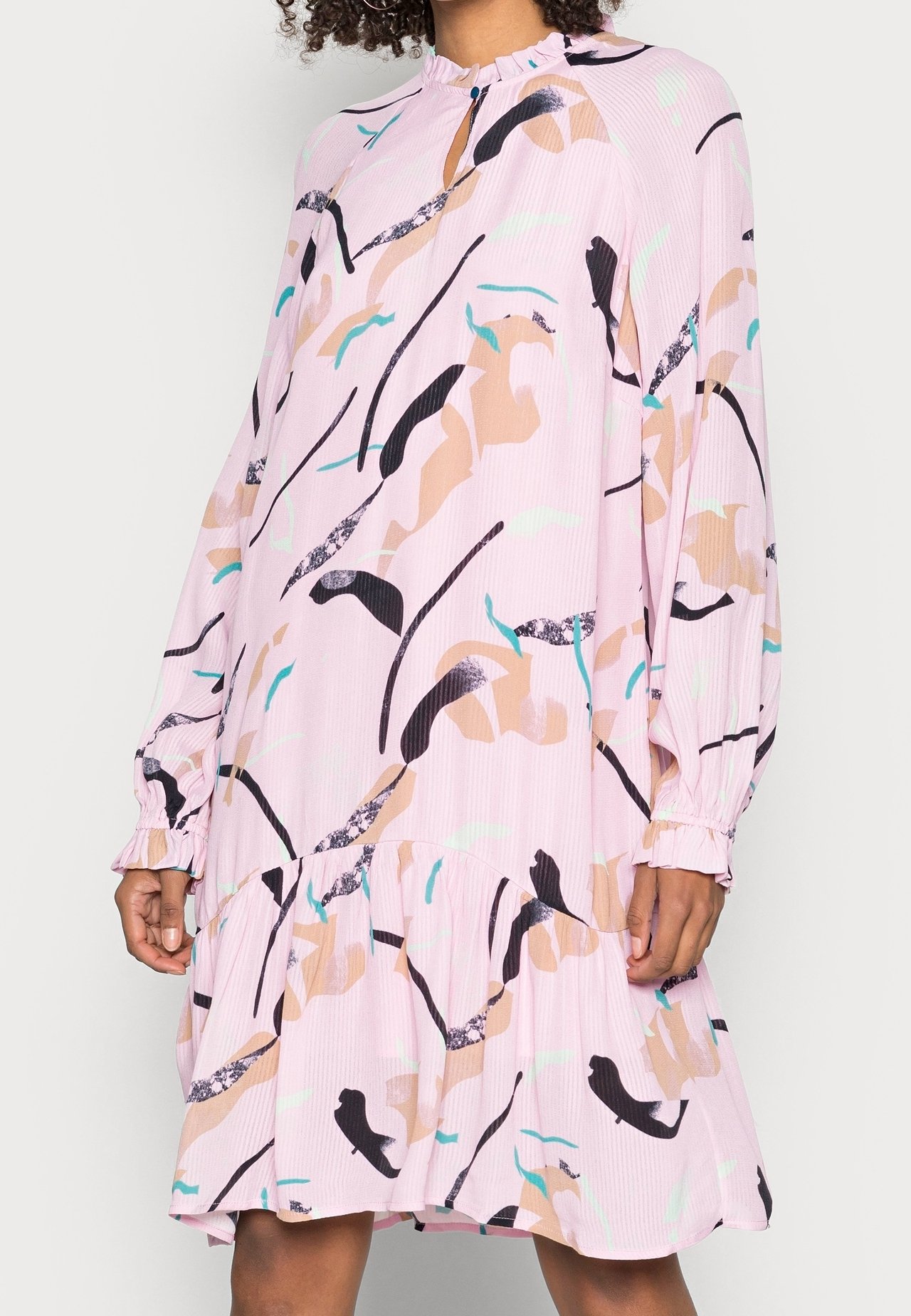 Nümph Day dress pink (Pre-owned) Zalando