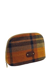 Pochette en laine douce à carreaux marron et orange avec une fermeture éclair dorée, dotée d'une étiquette en cuir marron portant l'inscription "mila louise" en relief.