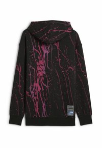 Sudadera negra con diseño de salpicaduras moradas, estilo pullover, que incluye capucha, puños acanalados y una etiqueta tejida en la parte inferior izquierda delantera.