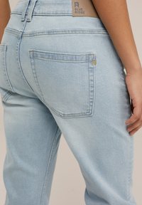 WE Fashion BLUE RIDGE - Vaqueros boyfriend - blue