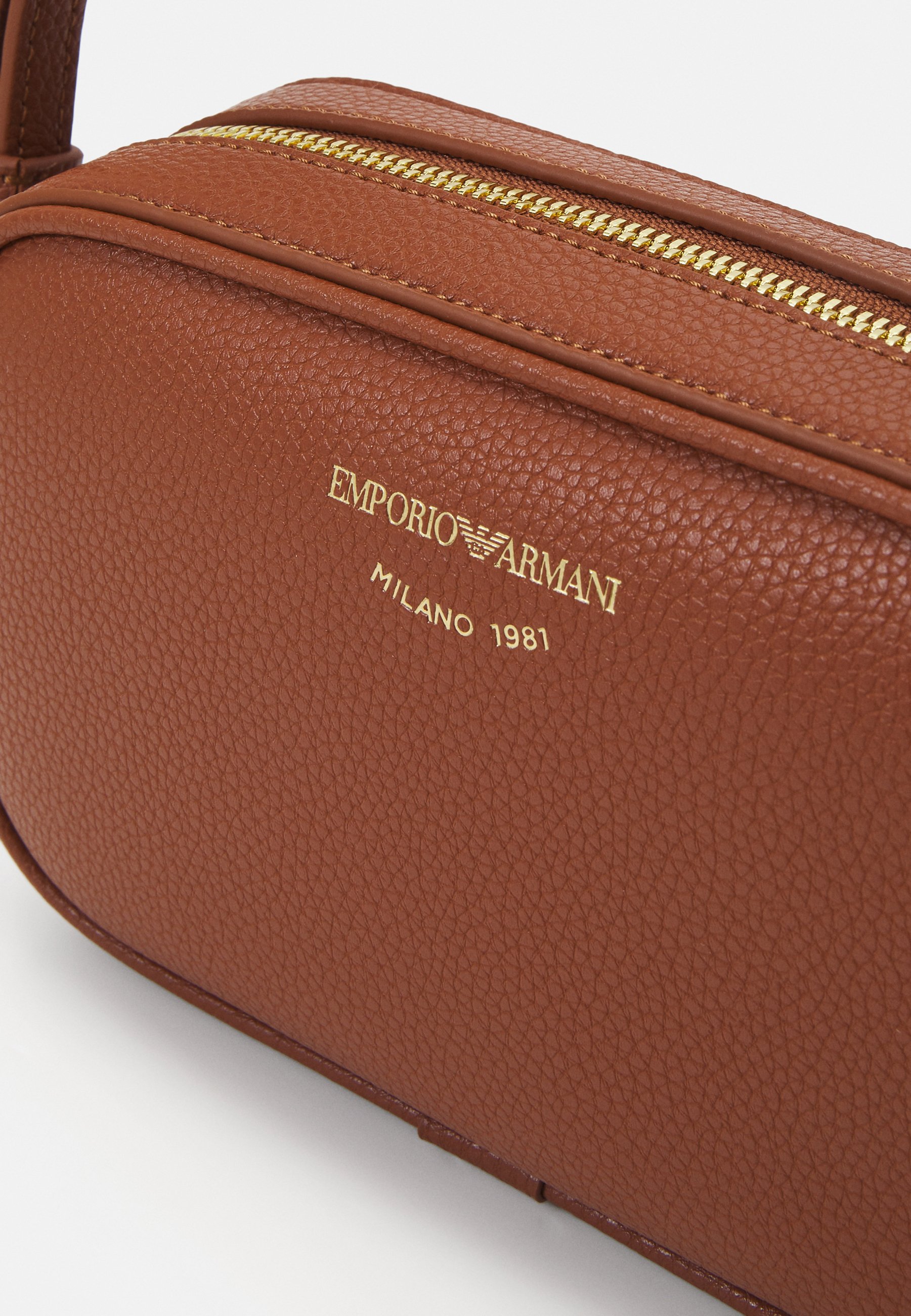 Emporio Armani CAMERA BAG - Cross body bag - cuoio/rosso/dark red