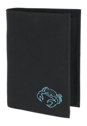 Portefeuille noir bifold avec illustration de crabe bleu dans le coin inférieur droit, montrant un détail de couture minimal.