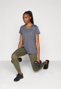 Under Armour SOLID - Sportfelső - castlerock/black