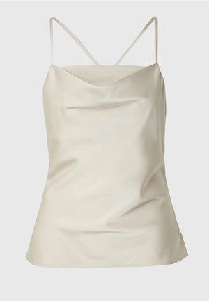 Satin-Camisole in hellem Beige mit einem Carmenausschnitt und dünnen verstellbaren Trägern. Glatte Textur mit einer leicht lockeren Passform.