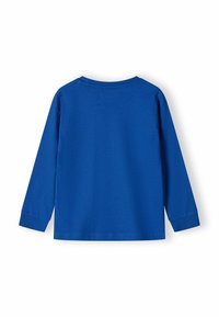 Zila garām piedurknēm krekls ar ribotām aprocēm, novietots plakani, parādot aizmuguri uz baltas fona.