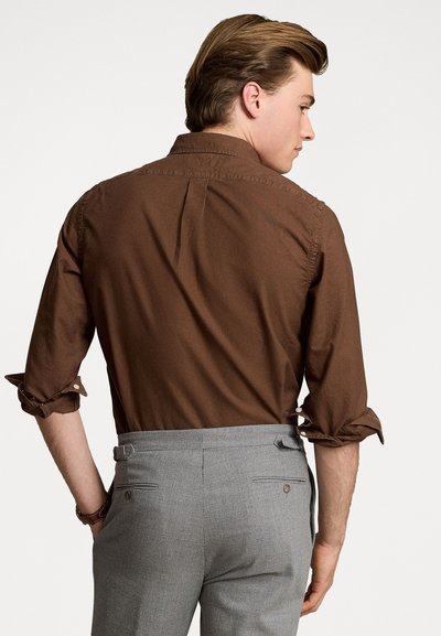 Polo Ralph Lauren SLIM FIT GARMENT-DYED OXFORD SHIRT - Srajca - chocolate mousse