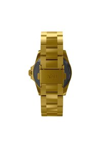 Montre en doré avec un bracelet en métal, dotée d'un cadran noir proéminent et d'un fond de boîtier texturé. Fermeture marquée du nom de la marque "NIAH".