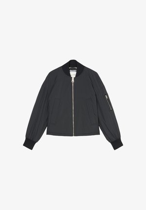 Zwarte bomberjack met een rits aan de voorkant, ribgebreide kraag en manchetten, twee zijzakken en een ritszak op de mouw. Soepele stof en een ontspannen pasvorm.