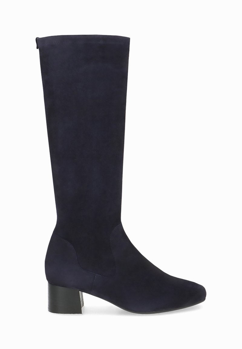 Marineblaue Wildleder-Stiefel in Kniehöhe mit quadrater Zehenform und Blockabsatz. Glatte Textur mit dezenten Paneeldetails, schlanke Silhouette.