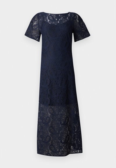 Vestido de renda azul-marinho com silhueta justa, mangas curtas e padrão floral, apresentando um acabamento transparente na bainha.