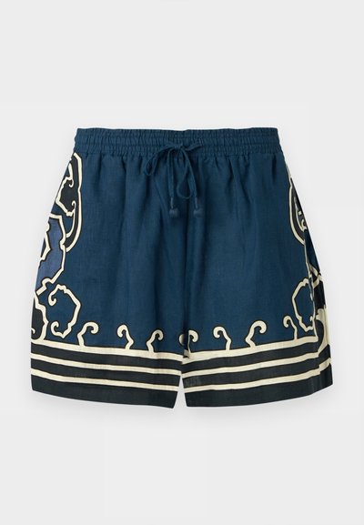 Σορτς σε ναυτικό μπλε με μπεζ διακοσμητικούς στροβίλους και ρίγες, με ελαστική μέση και μπροστινό κορδόνι.