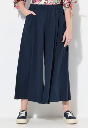 FLOWING WIDE CROP  - Stoffhose - marine