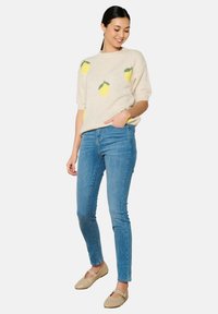 LolaLiza LEMONS  - Apdrukāts T-krekls - lt beige