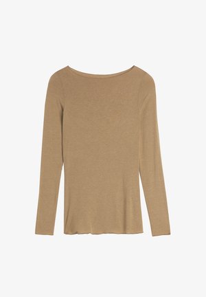 Camiseta de manga larga en marrón claro, con un escote redondeado y una textura suave y lisa, con un dobladillo recto. Diseño minimalista.