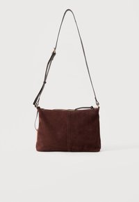 Ei valittu, chocolate brown