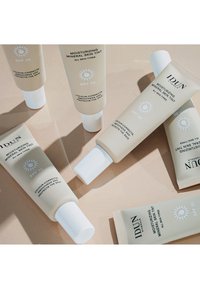IDUN Minerals MOISTURIZING MINERAL SKIN TINT SPF 30 - Solskydd - norrmalm medium