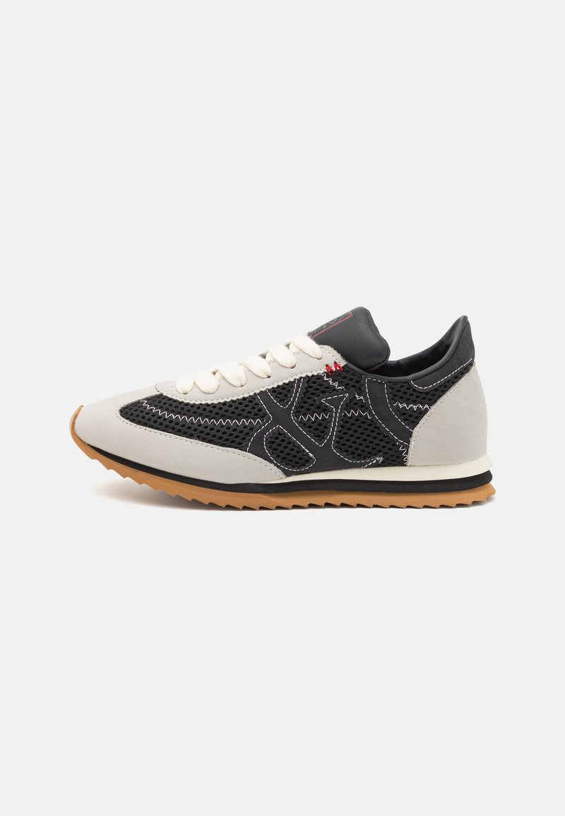 MAX&Co. Sporta apavi - black