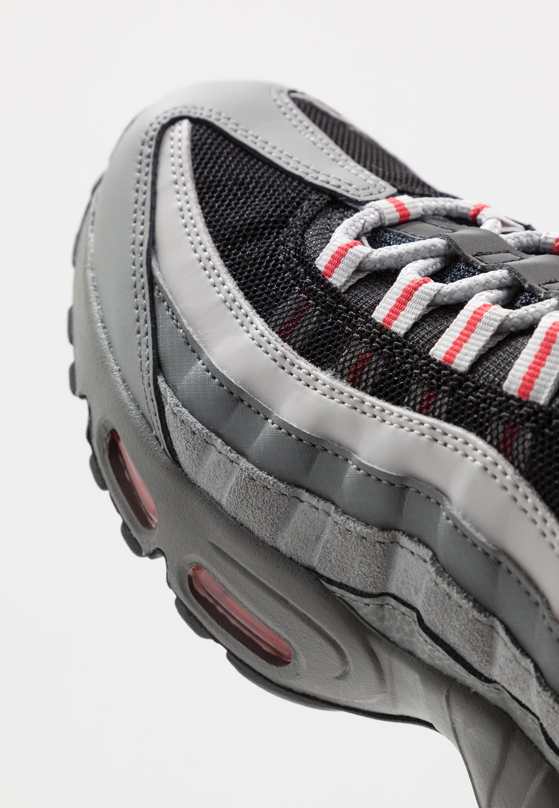 Nike Sportswear AIR MAX 95 ESSENTIAL Joggesko track red Nike Sportswear AIR MAX 95 ESSENTIAL Joggesko track red