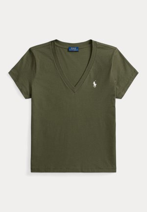 Olivengrønn T-skjorte med V-hals og korte ermer med liten hvit Polo Ralph Lauren-logo på venstre bryst.