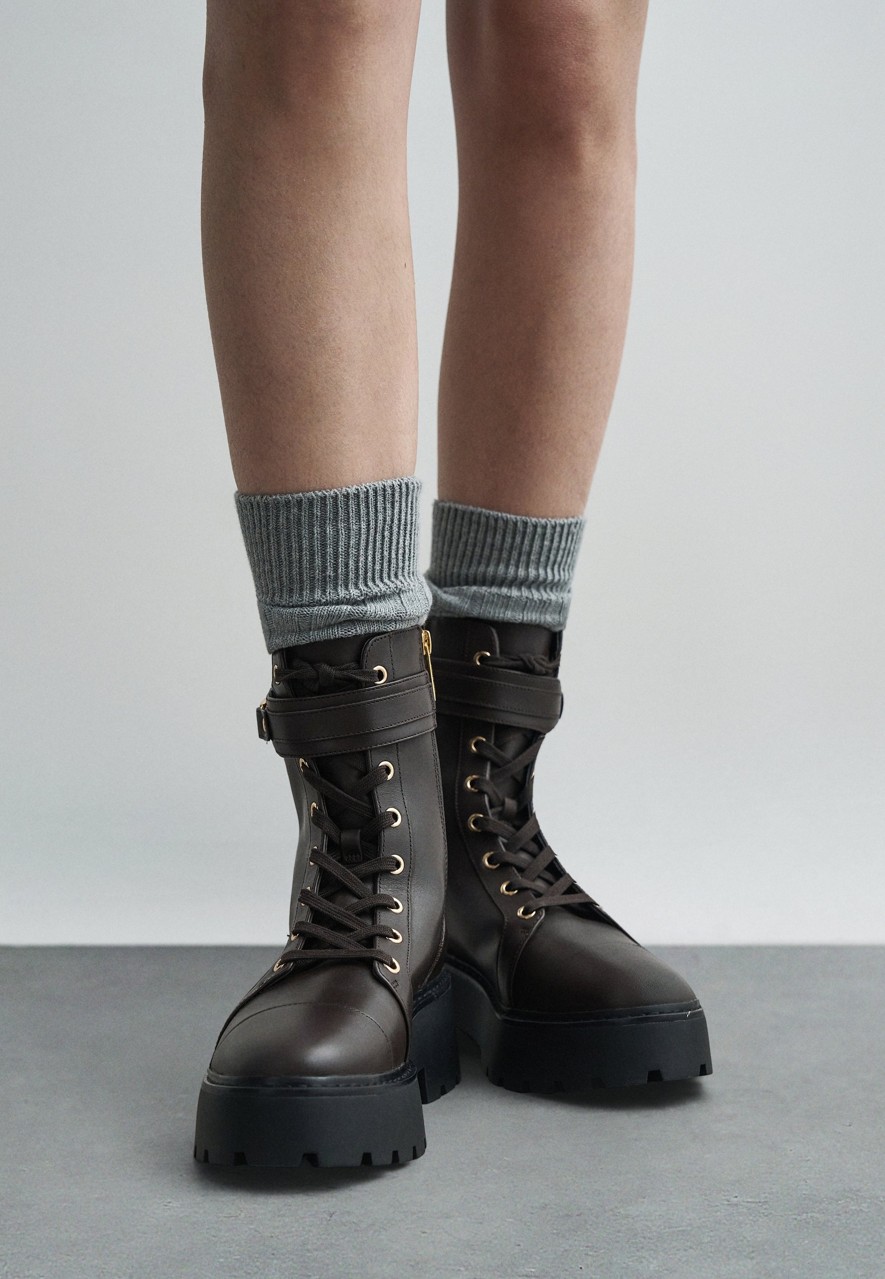 “New” Michael Kors MANDY Brown Leather Ankle Boots size9.5 Leather ankle boots on a platform MANDY Michael Kors | color  main image 4