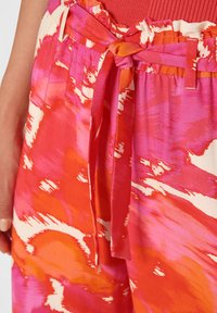 comma - Spodnie materiałowe