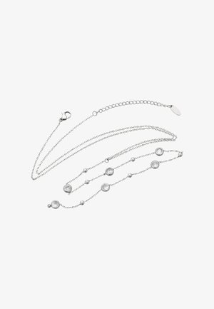Silberne Kettenhalskette mit kleinen runden, klaren Steinen und gleichmäßig verteilten Silberperlen, ausgestattet mit einem Karabinerverschluss und einer verstellbaren Verlängerungskette.