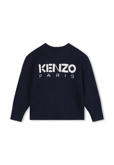 Pull en maille bleu marine avec des poignets et un ourlet côtelés. Présente un grand texte blanc "KENZO" et "PARIS" au dos. Encolure ronde, manches longues.