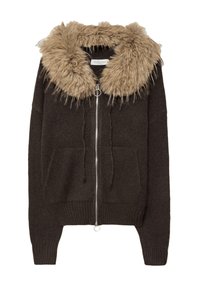 Brauner Reißverschluss-Pullover mit einem Kragen aus Kunstfell, ausgestattet mit zwei Fronttaschen sowie gerippten Bündchen und Saum. Weicher Stoff und lockere Passform.