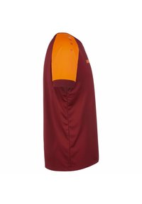 Maglia sportiva color marrone bordeaux con maniche corte arancioni. Presenta un collo rotondo e cuciture laterali. Tessuto morbido e liscio con minimi dettagli di branding.