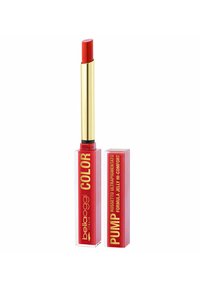 Prodotto labbra rosso in un tubo trasparente con un cappuccio dorato. Presenta un testo giallo audace sulla confezione. La punta è piatta e rettangolare.