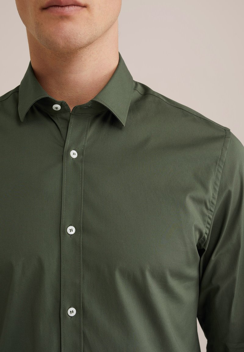 WE Fashion THE CLEAN - Formal shirt - green - Zalando