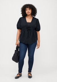 ONLY Carmakoma CARTHUNDER LIFE - Jeans Skinny Fit - dark blue denim