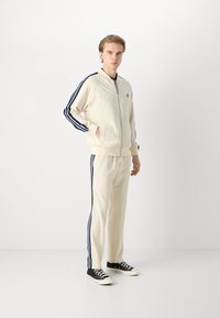 Les Deux STERLING TRACK JACKET - Jakna za treniranje - ivory/blueprint