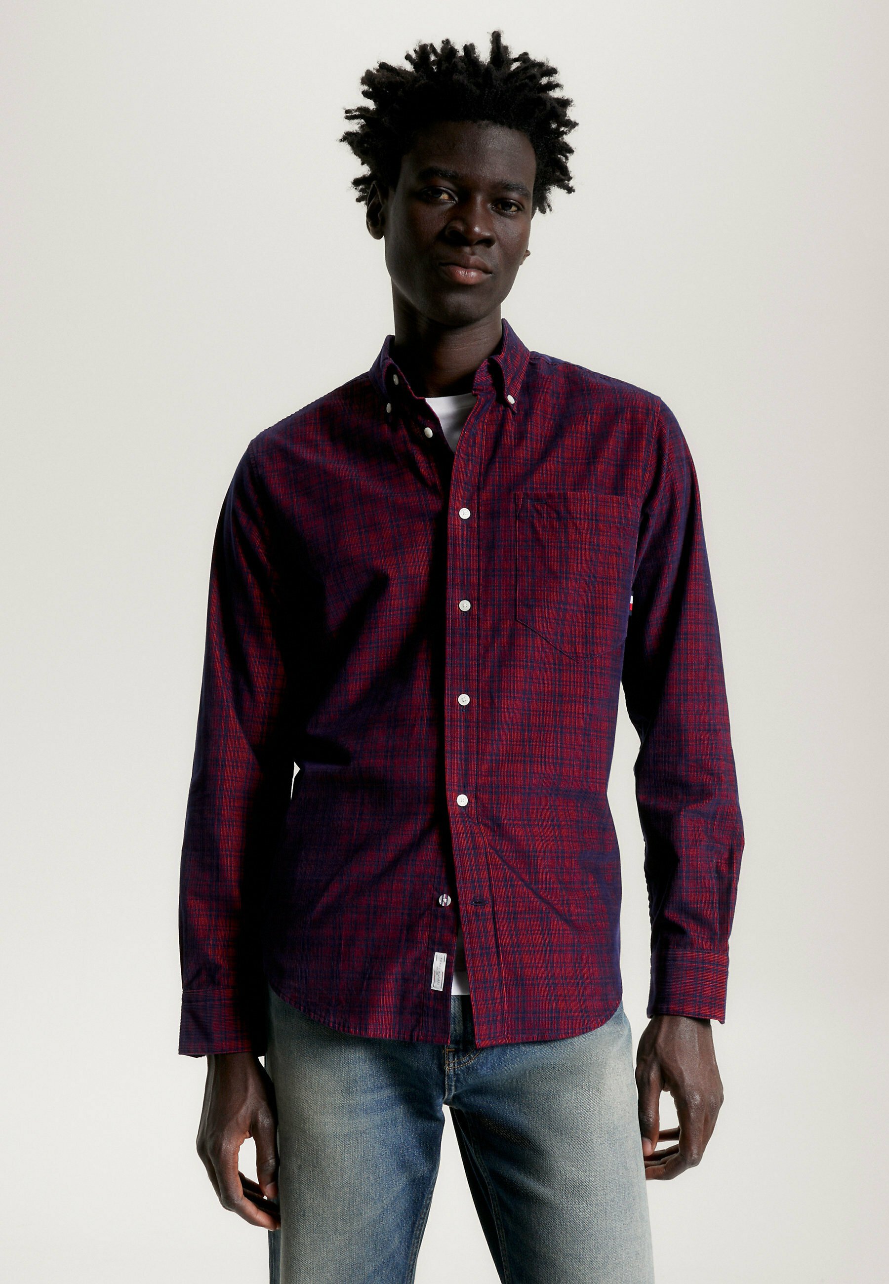 black and red tommy hilfiger shirt