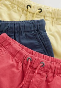Next 3 PACK - REGULAR FIT - Shorts - navy red yellow
