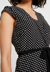 s.Oliver BLACK LABEL Vestido informal - black