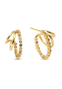 Orecchini a cerchio in oro con gemme multicolori incassate in un design unico a torsione. Presentano una finitura lucida e dettagli intricati.
