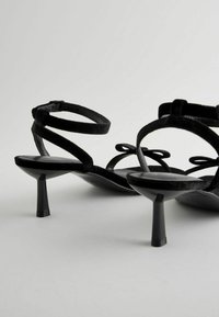 Next FOREVER COMFORT TOE SIMPLE  - Riemensandalette - black