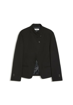 Blazer noir pour femme avec manches longues, fermeture asymétrique à boutons sur le devant, deux poches avant et un col droit court.