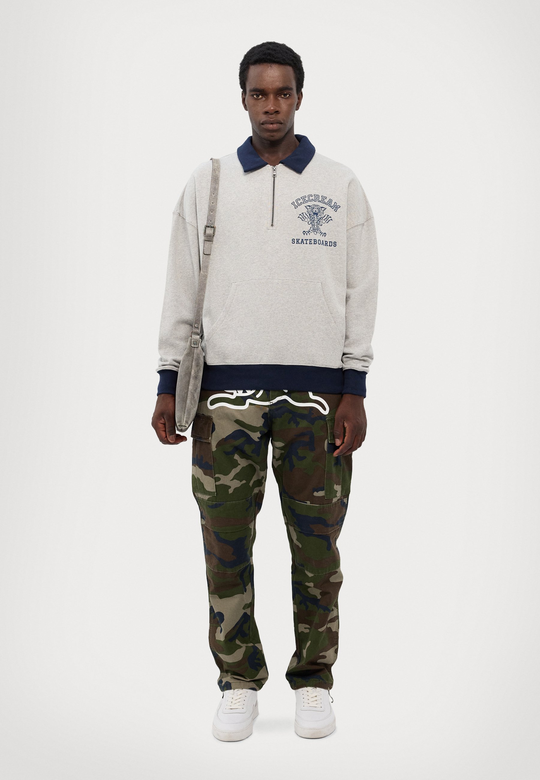 Icecream RUNNING DOG PANTS - Cargo trousers - camo/dark green