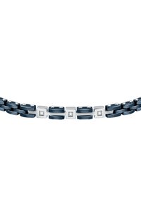 Bracciale blu e argento con link intrecciati, accenti quadrati e inserti in cristallo trasparente, con una finitura liscia e lucida.
