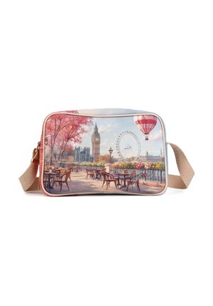 Borsa a tracolla con una scena di Londra che mostra tavoli da caffè all'aperto vuoti, il Big Ben, il London Eye, alberi rosa e una mongolfiera rossa e bianca.