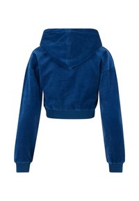 Hoodie cropped in velluto blu profondo; presenta un cappuccio, maniche lunghe e orlo a costine. Texture liscia con poche decorazioni.