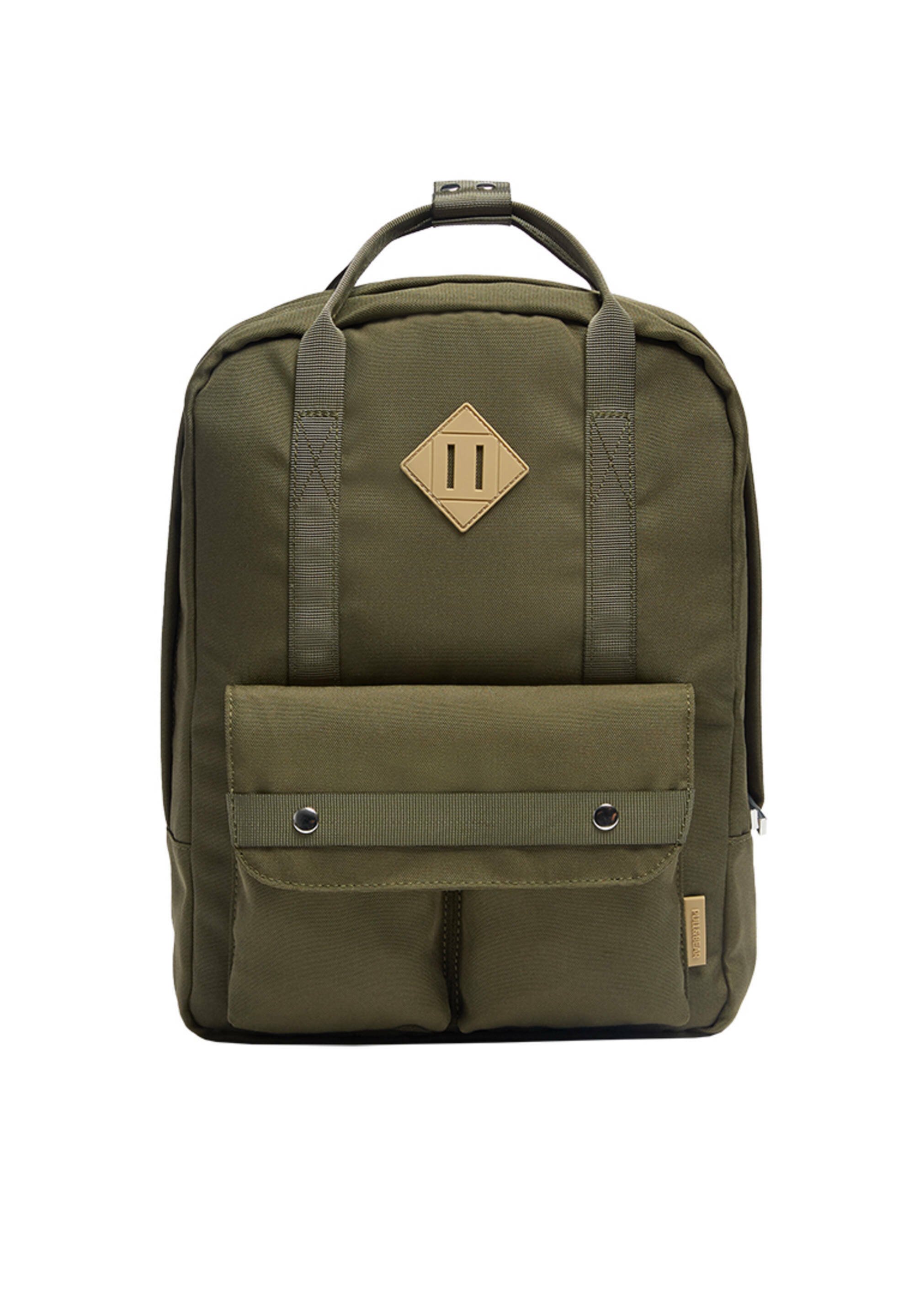 backpack pull and bear