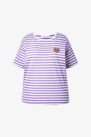 Weiß-lila gestreiftes T-Shirt mit kurzen Ärmeln und einem kleinen Leopardenherz auf der linken Brust.