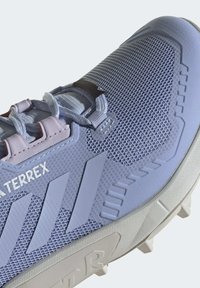 Adidas Terrex TERREX SWIFT R3 GTX W - Zapatillas de senderismo - blue dawn blue dawn coral fusion