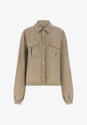 Veste beige à boutons avec manches longues, col pointu, deux poches à rabat à l'avant et poignets froncés.
